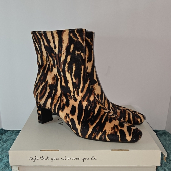 a new day Shoes - A New Day Leopard Print Ankle Boots Womens Size 7 (Like New)